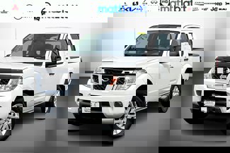Used 2019 Nissan Frontier SV image 1