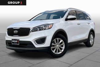 Used 2017 Kia Sorento LX w/ LX Convenience Package image 1