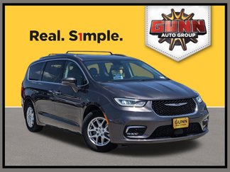 Used 2021 Chrysler Pacifica Touring-L image 1