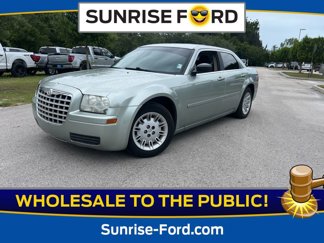 Used 2005 Chrysler 300 image 1