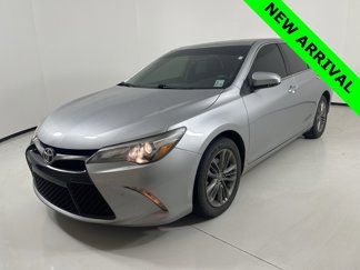 Used 2015 Toyota Camry SE image 1