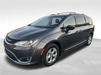 Used 2017 Chrysler Pacifica Touring-L Plus image 1