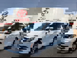 Used 2022 Chrysler Voyager LX image 1