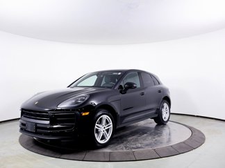 Certified 2022 Porsche Macan image 1
