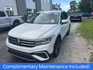 Used 2023 Volkswagen Tiguan SE image 1