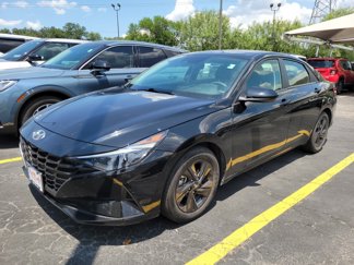 Used 2023 Hyundai Elantra SEL image 1