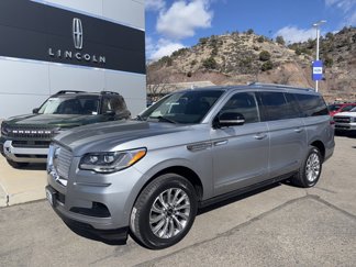 Used 2022 Lincoln Navigator L 4WD image 1