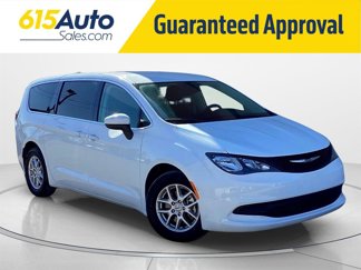 Used 2023 Chrysler Voyager LX image 1