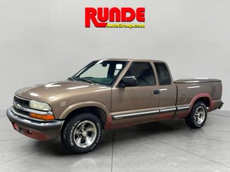 Used 2003 Chevrolet S10 Pickup LS image 1