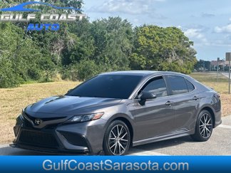 Used 2022 Toyota Camry SE image 1