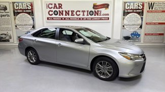 Used 2017 Toyota Camry SE image 1