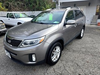 Used 2015 Kia Sorento LX image 1