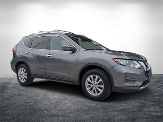 Used 2017 Nissan Rogue SV image 1