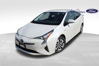Used 2017 Toyota Prius Two image 1