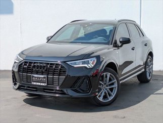 Used 2023 Audi Q3 2.0T Premium w/ Black Optic Sport Package image 1