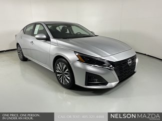 Used 2023 Nissan Altima 2.5 SV image 1