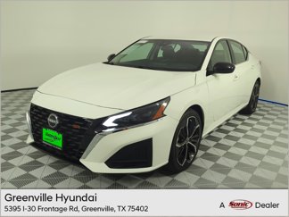 Used 2023 Nissan Altima 2.5 SR image 1