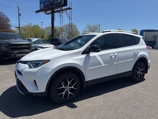 Used 2016 Toyota RAV4 SE image 1