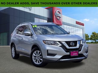 Used 2019 Nissan Rogue SV image 1