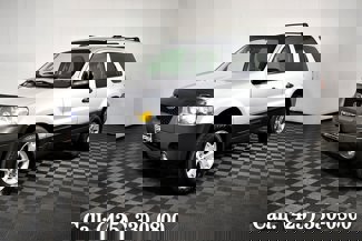 Used 2005 Ford Escape XLT image 1