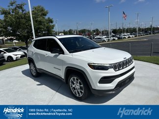 Used 2022 Jeep Compass Latitude w/ Sun and Sound Group image 1