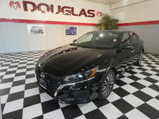 Used 2024 Nissan Altima 2.5 SV image 1