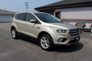 Used 2017 Ford Escape SE image 1