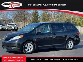 Used 2017 Toyota Sienna LE image 1