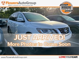 Used 2019 Nissan Pathfinder S image 1