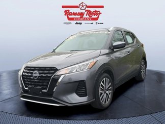 Used 2024 Nissan Kicks SV image 1