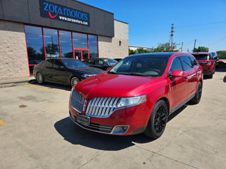 Used 2012 Lincoln MKT AWD image 1