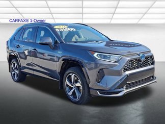 Used 2021 Toyota RAV4 SE image 1