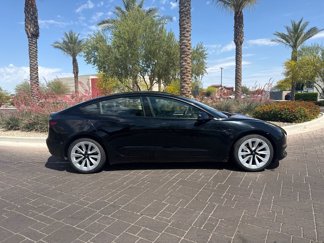Used 2022 Tesla Model 3 Standard Range image 1