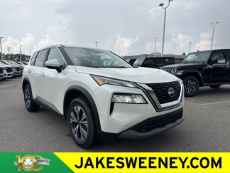 Used 2023 Nissan Rogue SV image 1