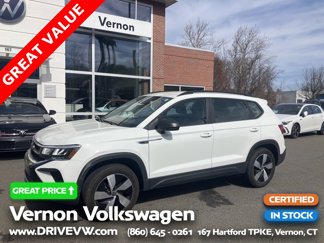 Certified 2024 Volkswagen Taos S image 1