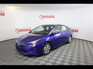 Used 2017 Toyota Prius Two image 1