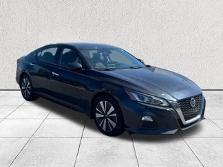 Used 2021 Nissan Altima 2.5 SV image 1