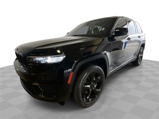 Used 2022 Jeep Grand Cherokee Altitude image 1