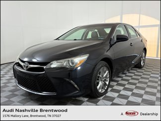 Used 2017 Toyota Camry SE image 1