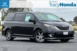 Used 2017 Toyota Sienna SE image 1