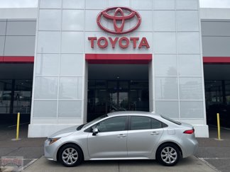 Used 2021 Toyota Corolla LE image 1