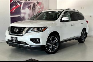 Used 2018 Nissan Pathfinder Platinum image 1