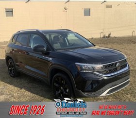 Used 2022 Volkswagen Taos SE image 1