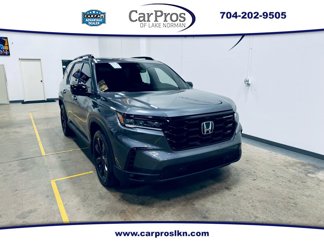 Used 2025 Honda Pilot Black Edition image 1