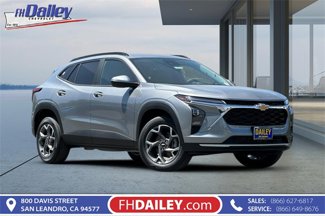 New 2025 Chevrolet Trax LT w/ Driver Confidence Package image 1