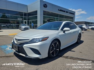 Used 2018 Toyota Camry XSE image 1