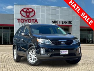 Used 2015 Kia Sorento LX image 1