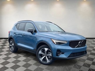 Used 2025 Volvo XC40 B5 Plus w/ Protection Package Premier image 1
