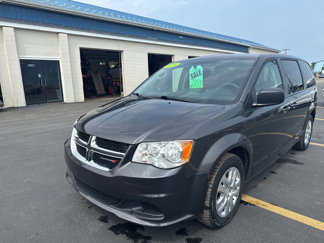 Used 2018 Dodge Grand Caravan SE w/ UConnect Hands-Free Group image 1