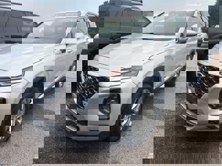 Used 2019 Hyundai Santa Fe SE image 1